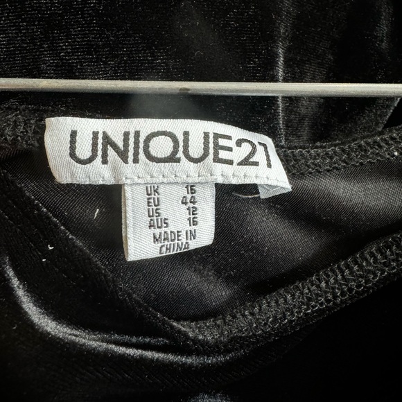 Unique 21 velvet black dress - Picture 2 of 6